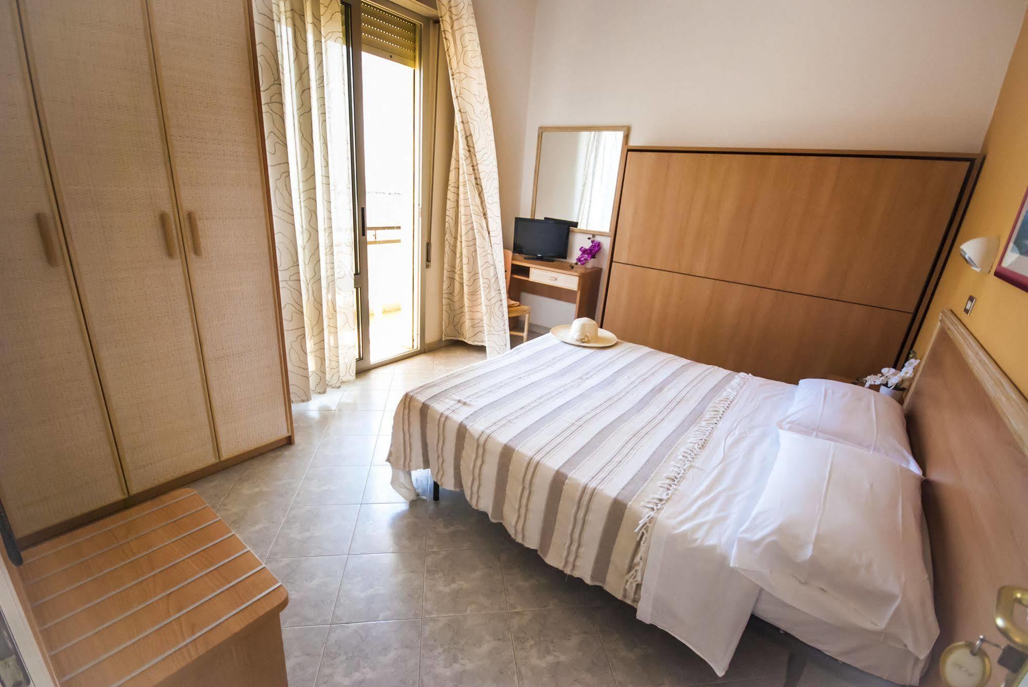 Hotel Lungomare Bellaria-Igea Marina Esterno foto